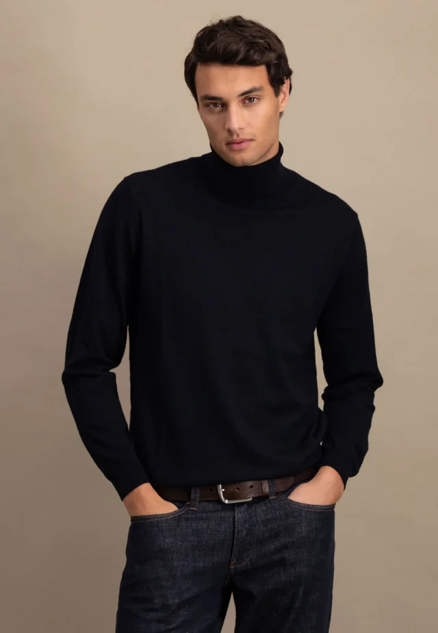 knitted wool sweater with fashion-conscious turtleneck black