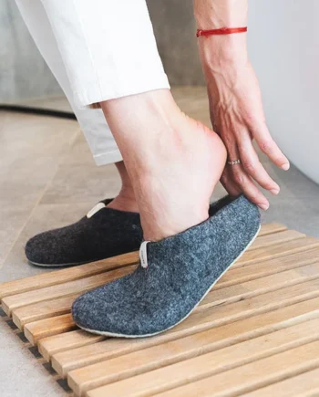 wool felted slippers dark gray